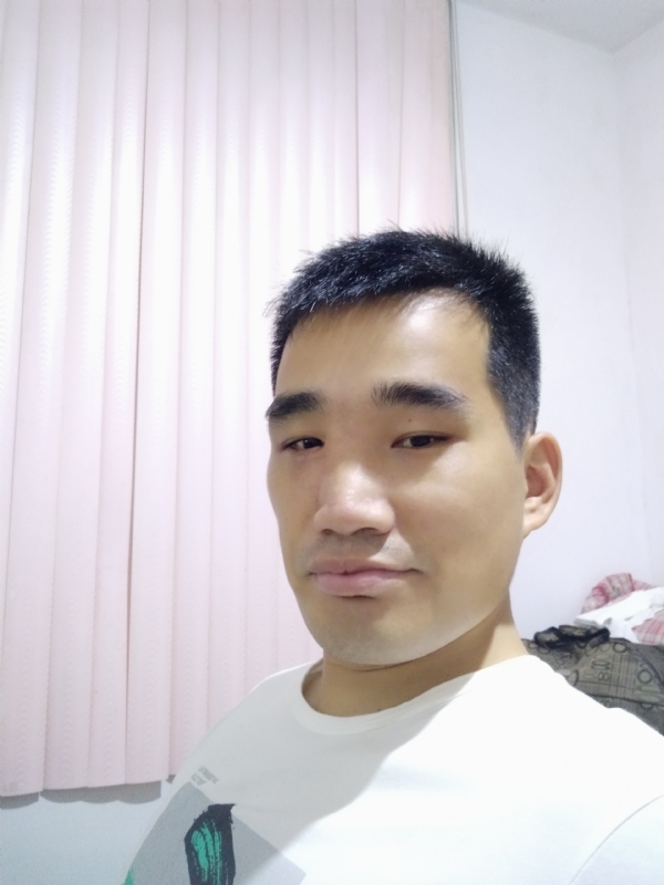大男孩的第一张照片--光泽婚介网