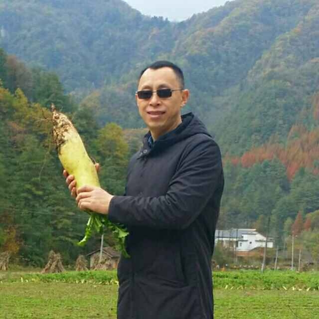 墨迹男的第一张照片--光泽婚介网