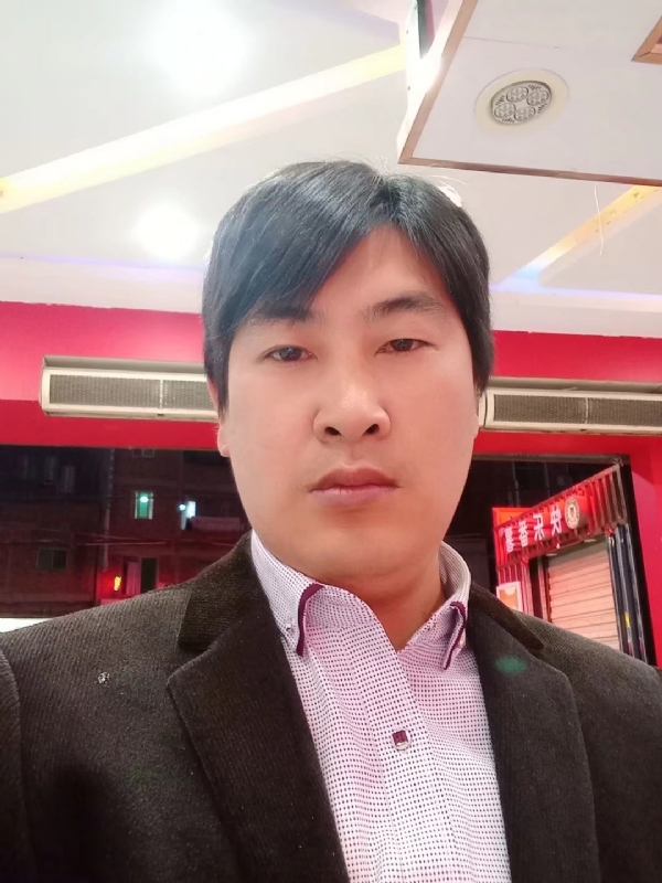 奔跑的第二张照片--光泽婚介网