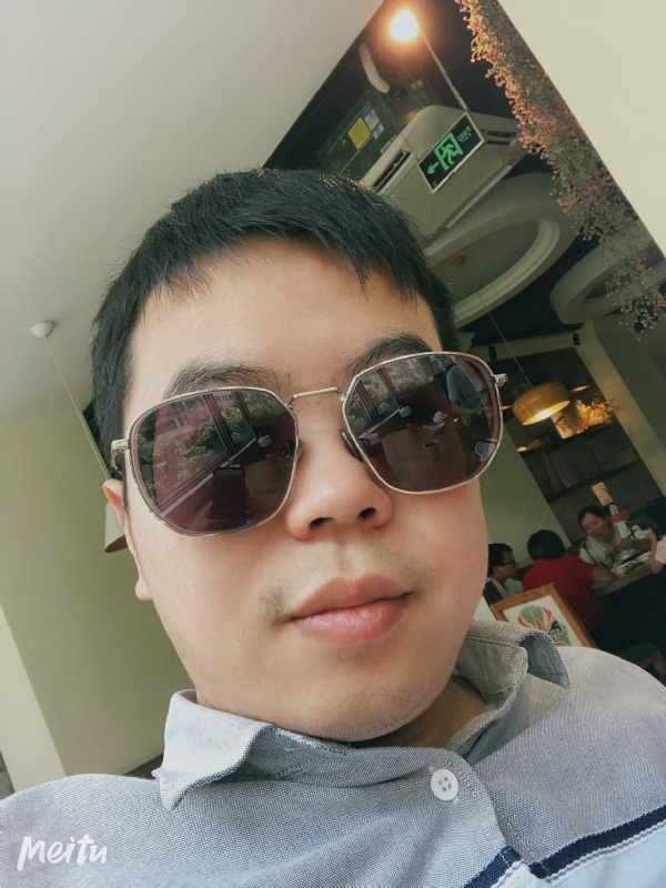 月台等路人的第一张照片--光泽婚介网