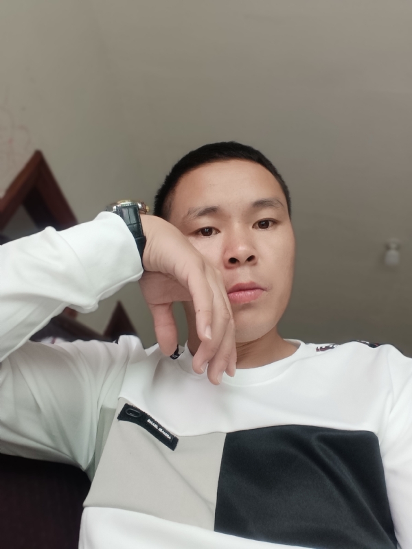 冷漠的第一张照片--光泽婚介网