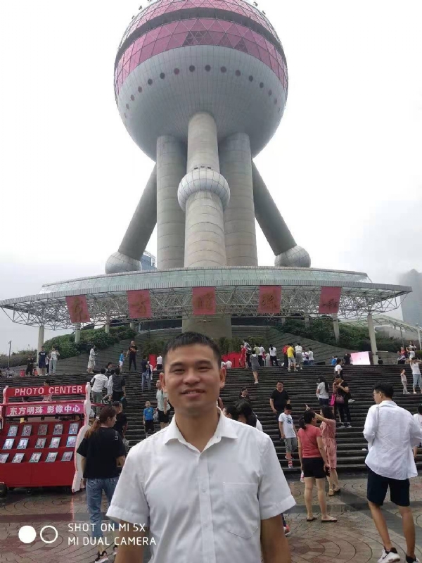 小猫吃老鼠的第一张照片--光泽婚介网