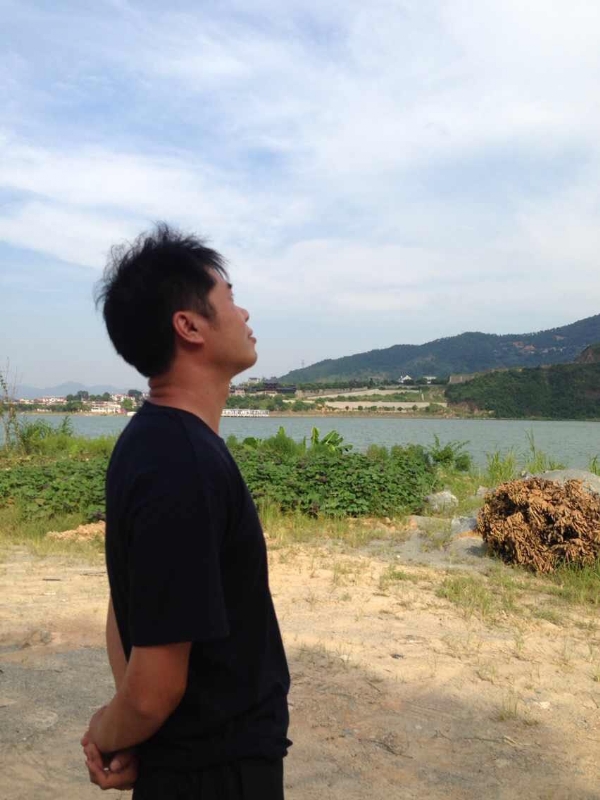 雾里看花的第一张照片--光泽婚介网