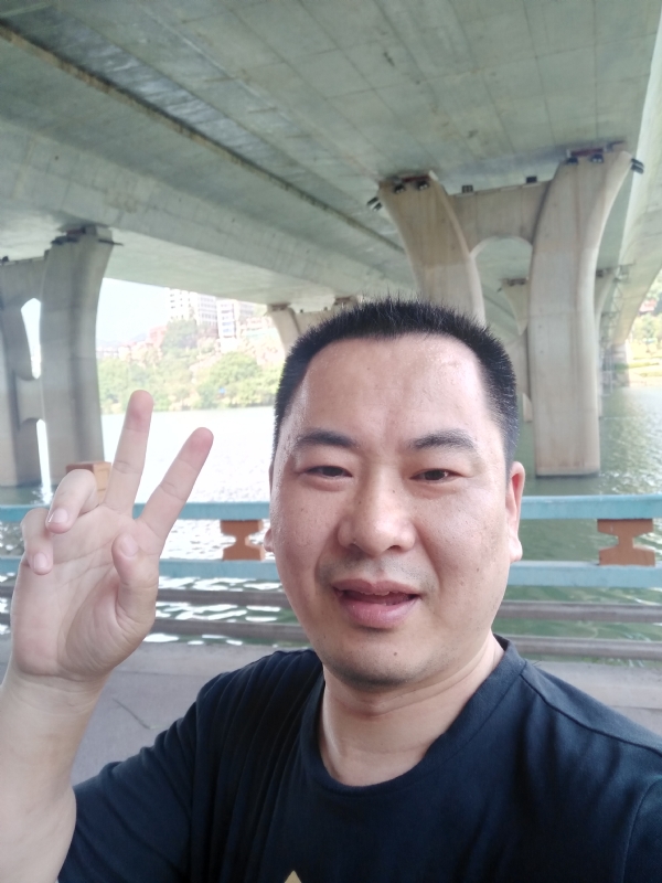 上人的第一张照片--光泽婚介网