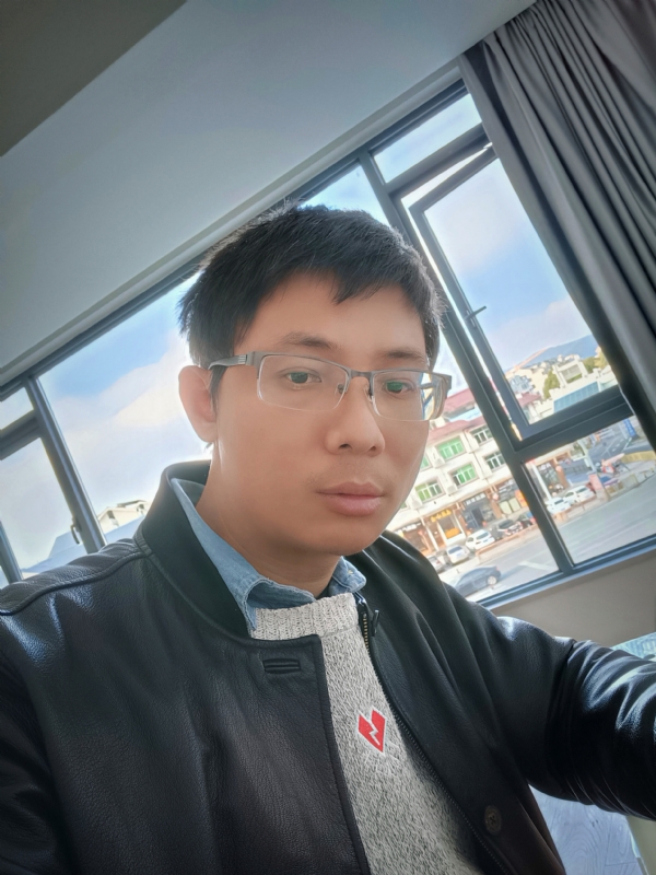 也许只是缺少一个拥抱的第二张照片--光泽婚介网