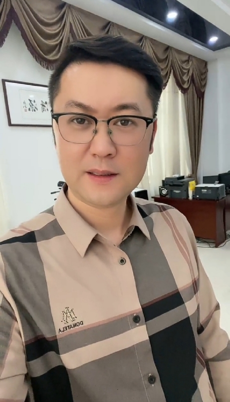 勤勉的第一张照片--光泽婚介网