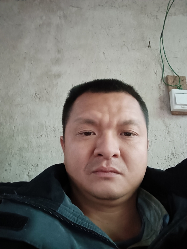 兰成龙的第二张照片--光泽婚介网