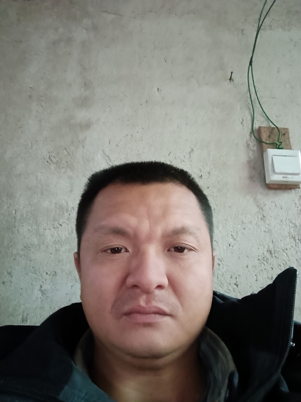 兰成龙的第四张照片--光泽婚介网